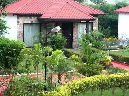 מלון Corbett National Park Corbett Leela Vilas מראה חיצוני תמונה