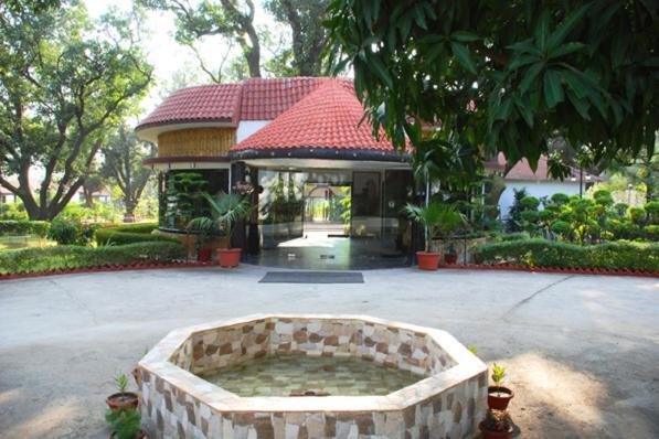 מלון Corbett National Park Corbett Leela Vilas מראה חיצוני תמונה